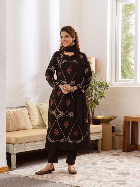 Women's Embroidered Cotton Kurta Dupatta Set