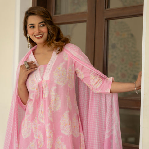 Ebbani Women’s Cotton Floral Baby Pink Kurta Set with Dupatta