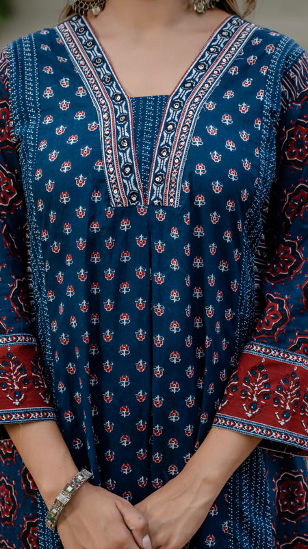 Ebbani Women’s Cotton Ethnic Printed Navy Blue Kurta Set with Pants & Dupatta