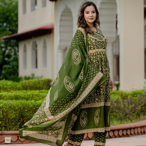 Ebbani Women’s Pure Cotton Ethnic Printed Green Kurta Set