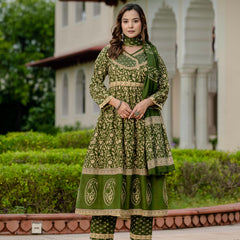 Ebbani Women’s Pure Cotton Ethnic Printed Green Kurta Set