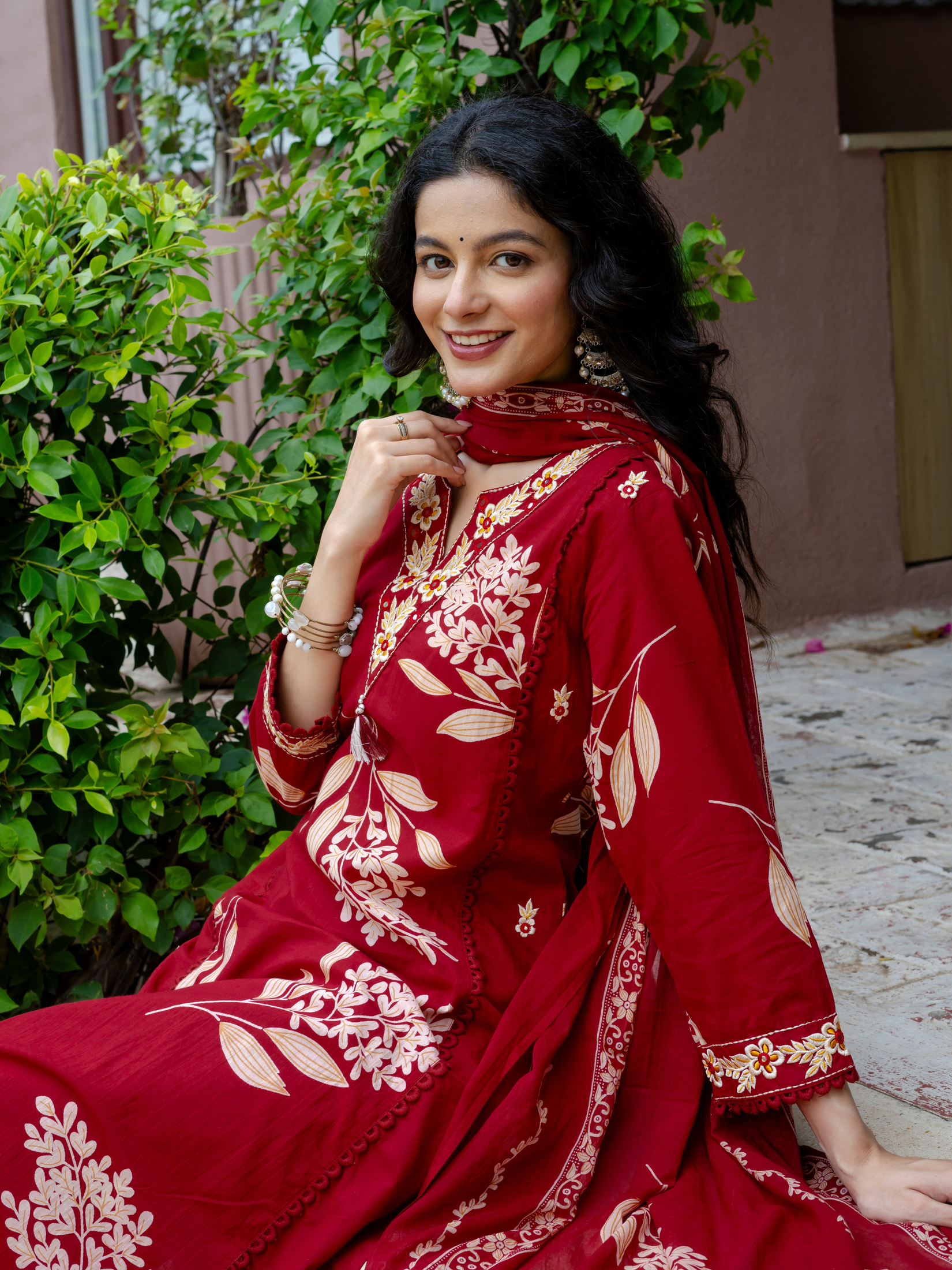Women Red Floral Printed V-Neck  Pure Cotton embroidered Kurta dupatta set