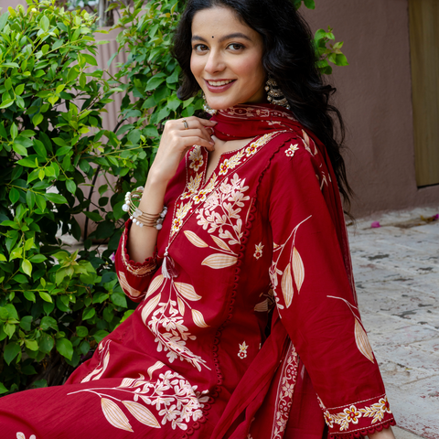 Women Red Floral Printed V-Neck  Pure Cotton embroidered Kurta dupatta set