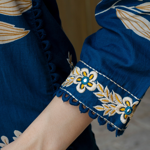 Women  Blue  Floral Printed V-Neck  Pure Cotton embroidered Kurta dupatta set