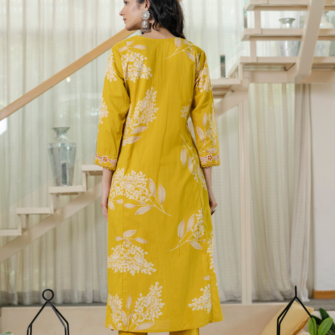 Women  mustard Floral Printed V-Neck  Pure Cotton embroidered Kurta dupatta set