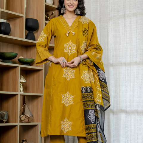 Women mustard  Floral Printed V-Neck  Pure Cotton embroidered Kurta dupatta set