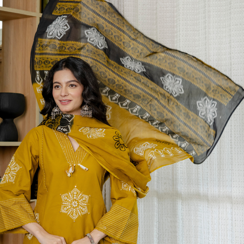 Women mustard  Floral Printed V-Neck  Pure Cotton embroidered Kurta dupatta set