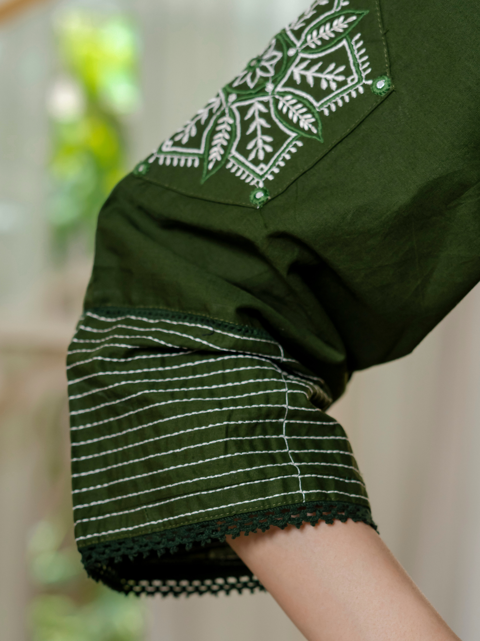 Women green  Floral Printed V-Neck  Pure Cotton embroidered Kurta dupatta set