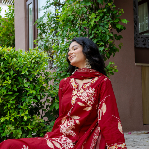 Women Red Floral Printed V-Neck  Pure Cotton embroidered Kurta dupatta set