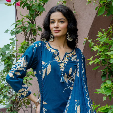 Women  Blue  Floral Printed V-Neck  Pure Cotton embroidered Kurta dupatta set