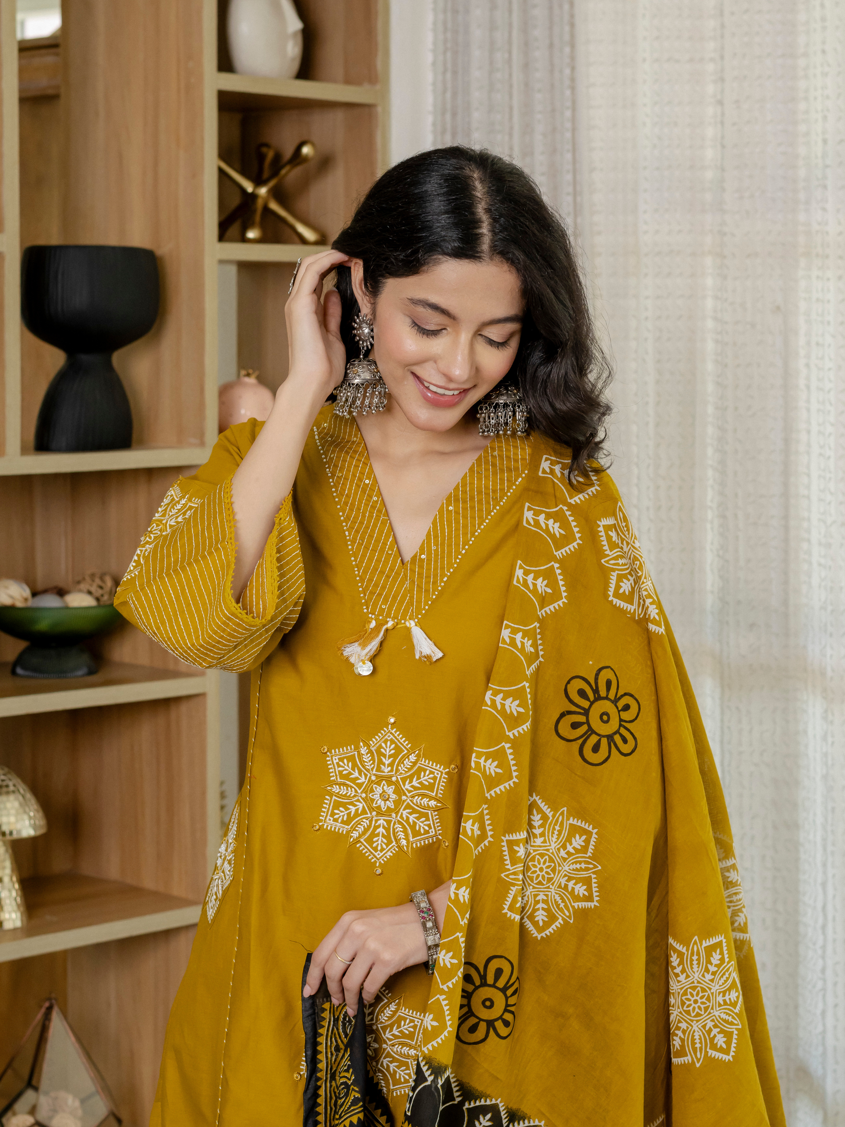 Women mustard  Floral Printed V-Neck  Pure Cotton embroidered Kurta dupatta set