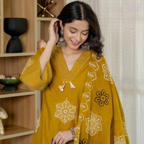 Women mustard  Floral Printed V-Neck  Pure Cotton embroidered Kurta dupatta set