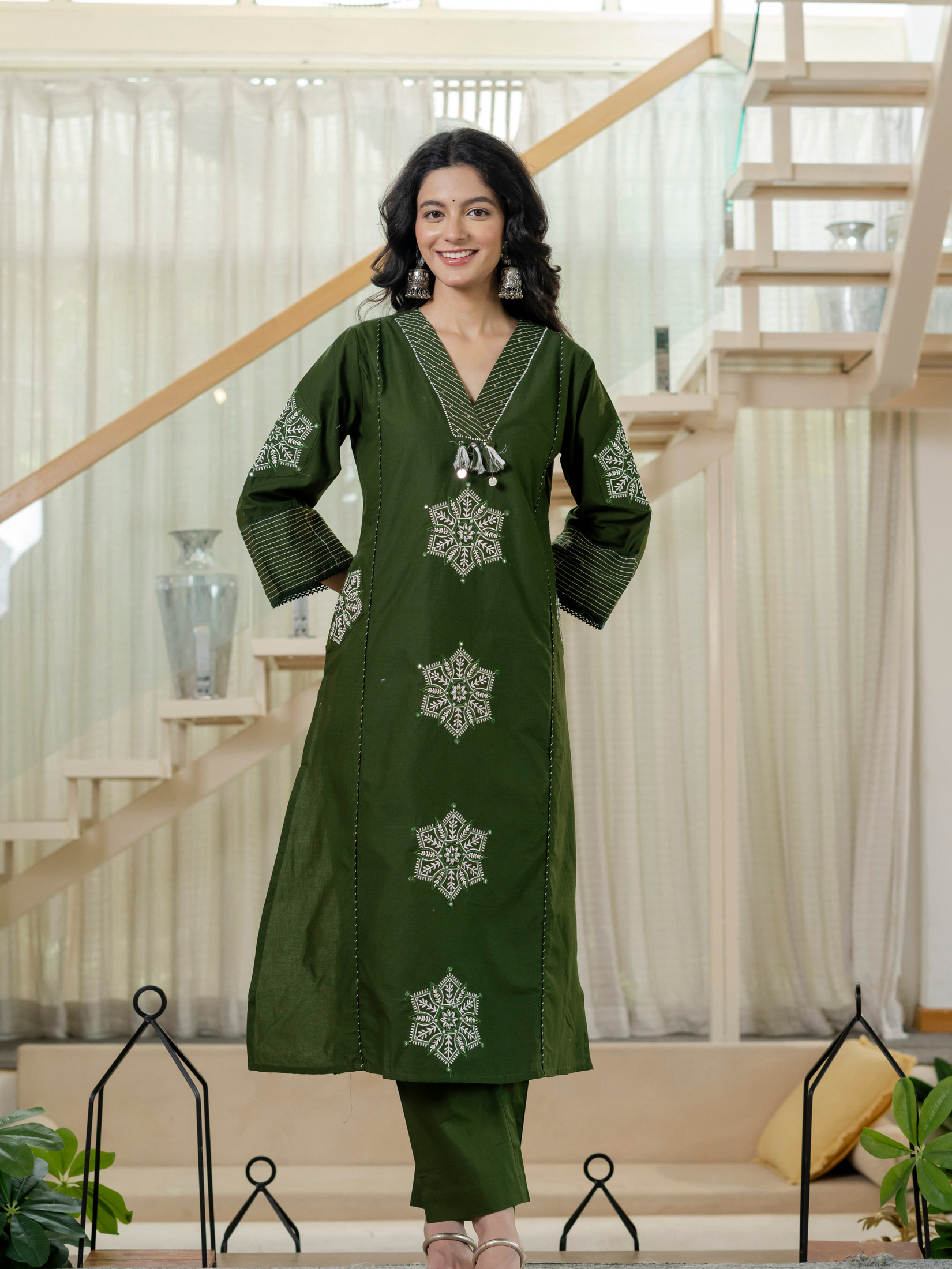 Women green  Floral Printed V-Neck  Pure Cotton embroidered Kurta dupatta set