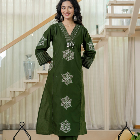Women green  Floral Printed V-Neck  Pure Cotton embroidered Kurta dupatta set