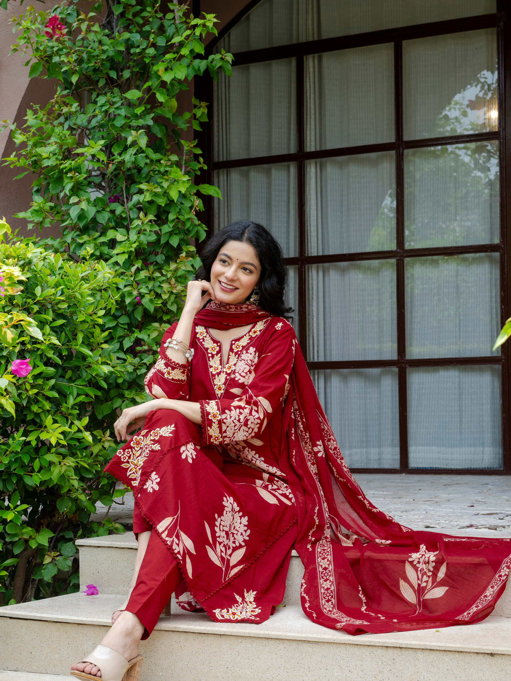 Women Red Floral Printed V-Neck  Pure Cotton embroidered Kurta dupatta set