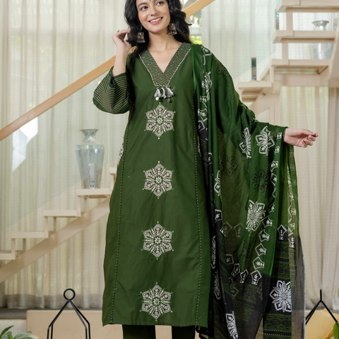 Women green  Floral Printed V-Neck  Pure Cotton embroidered Kurta dupatta set