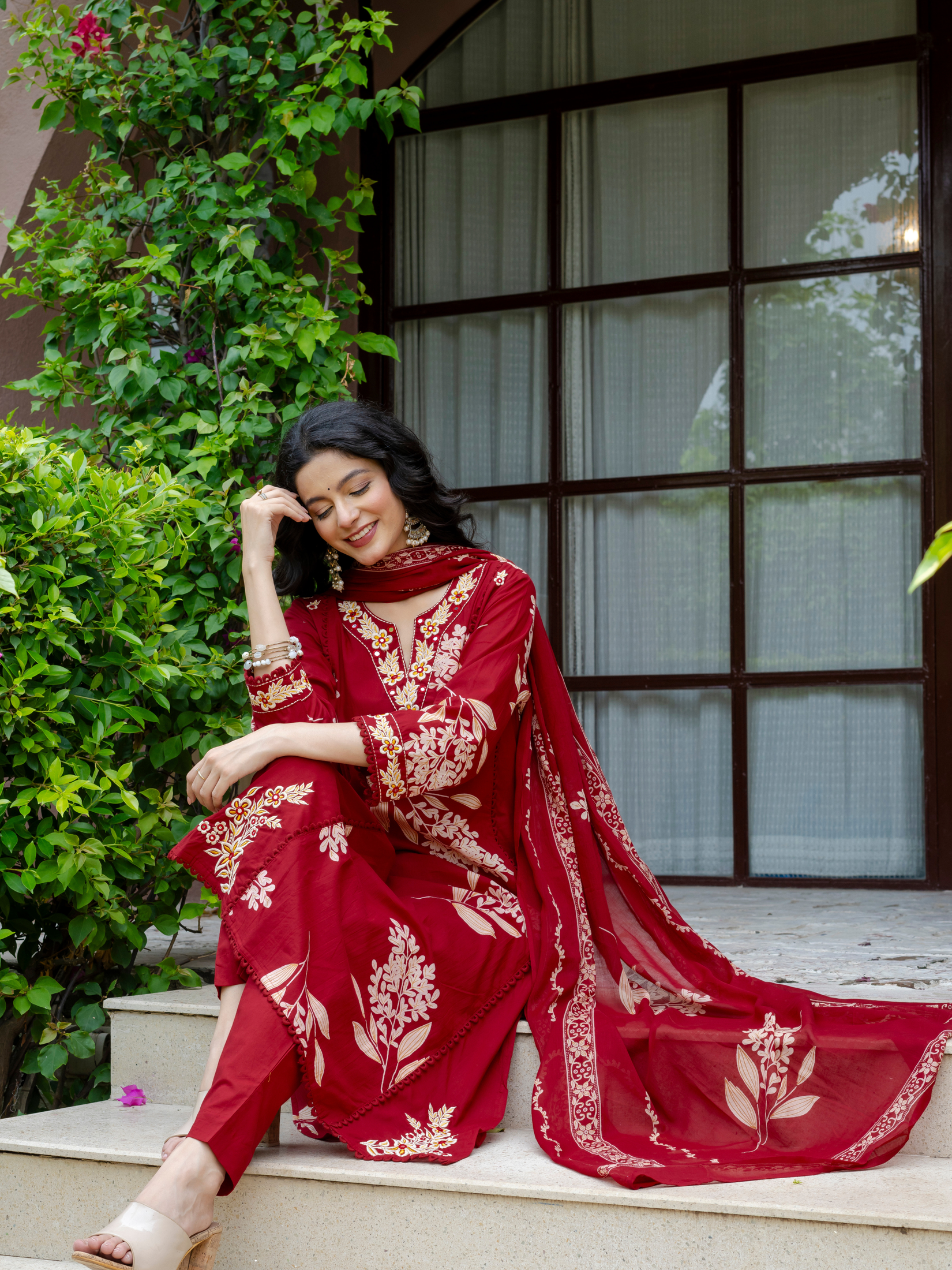 Women Red Floral Printed V-Neck  Pure Cotton embroidered Kurta dupatta set