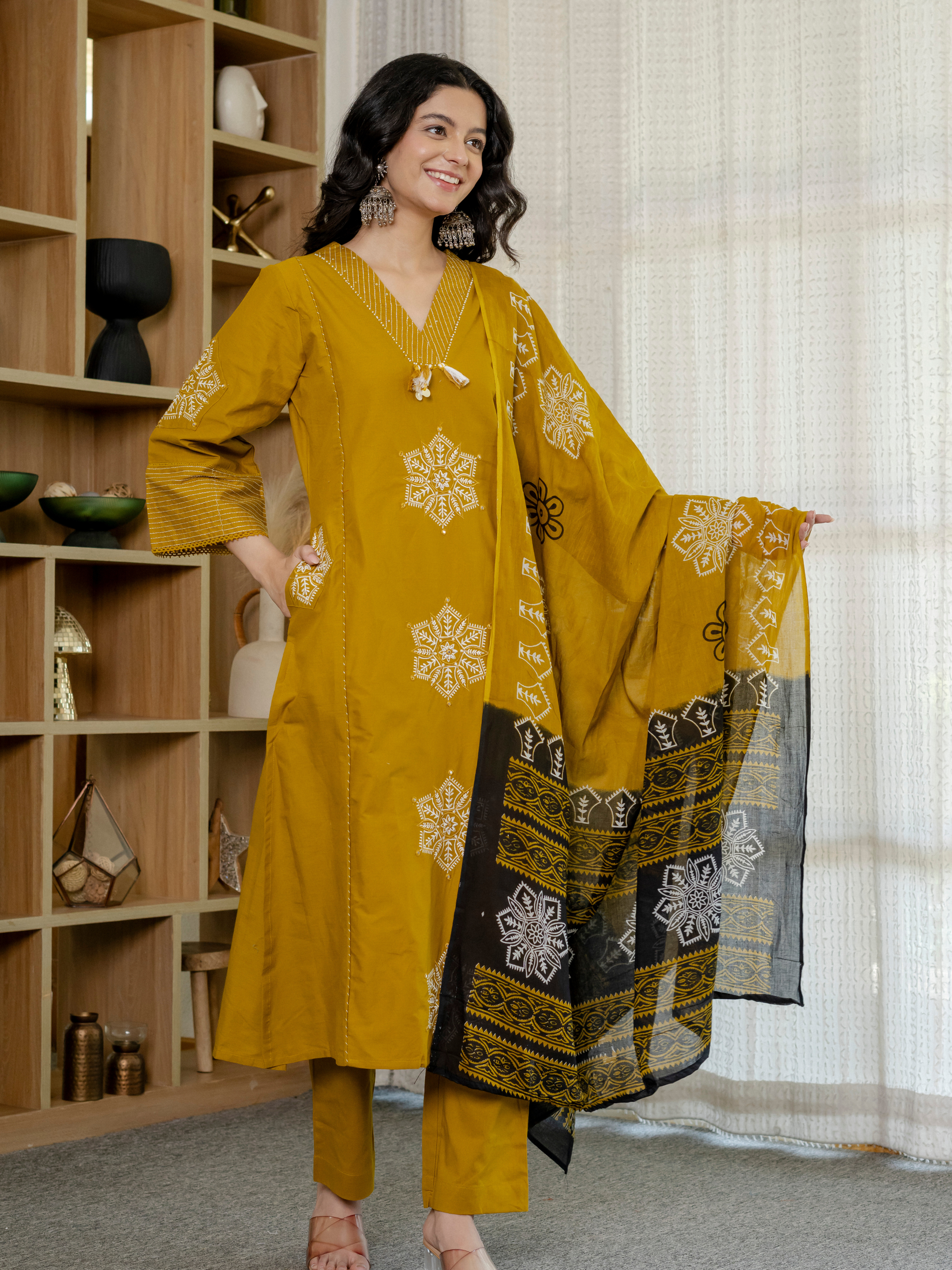 Women mustard  Floral Printed V-Neck  Pure Cotton embroidered Kurta dupatta set