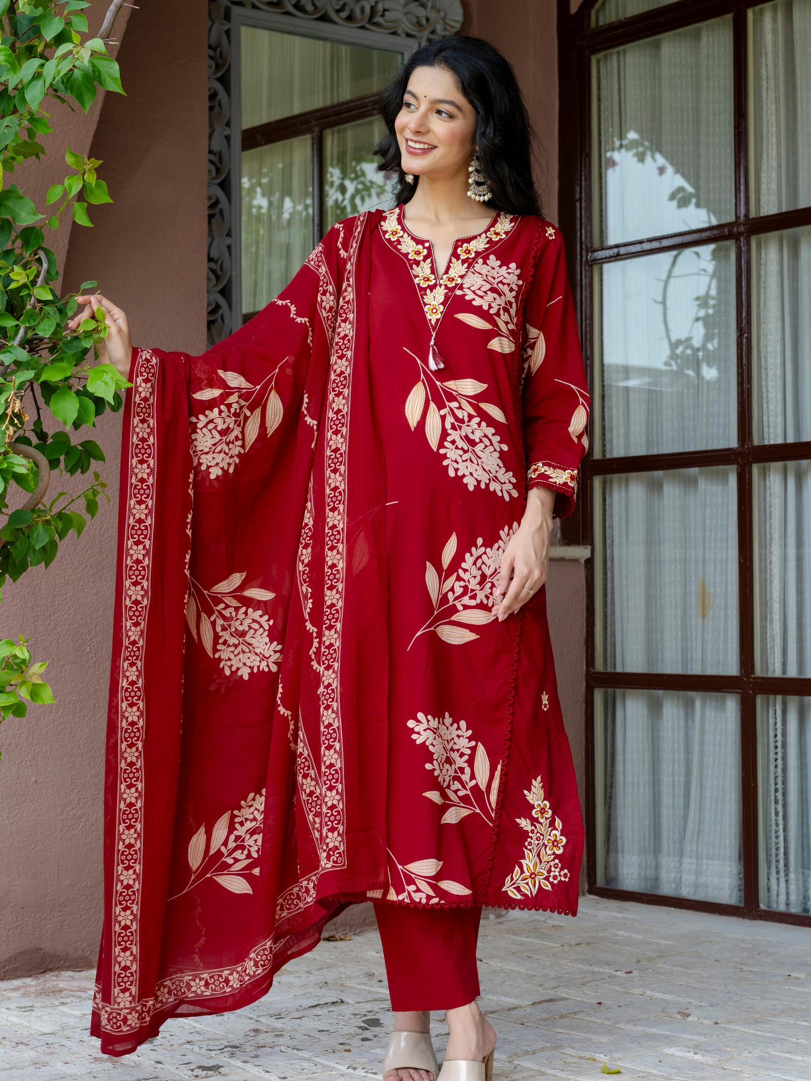Women Red Floral Printed V-Neck  Pure Cotton embroidered Kurta dupatta set