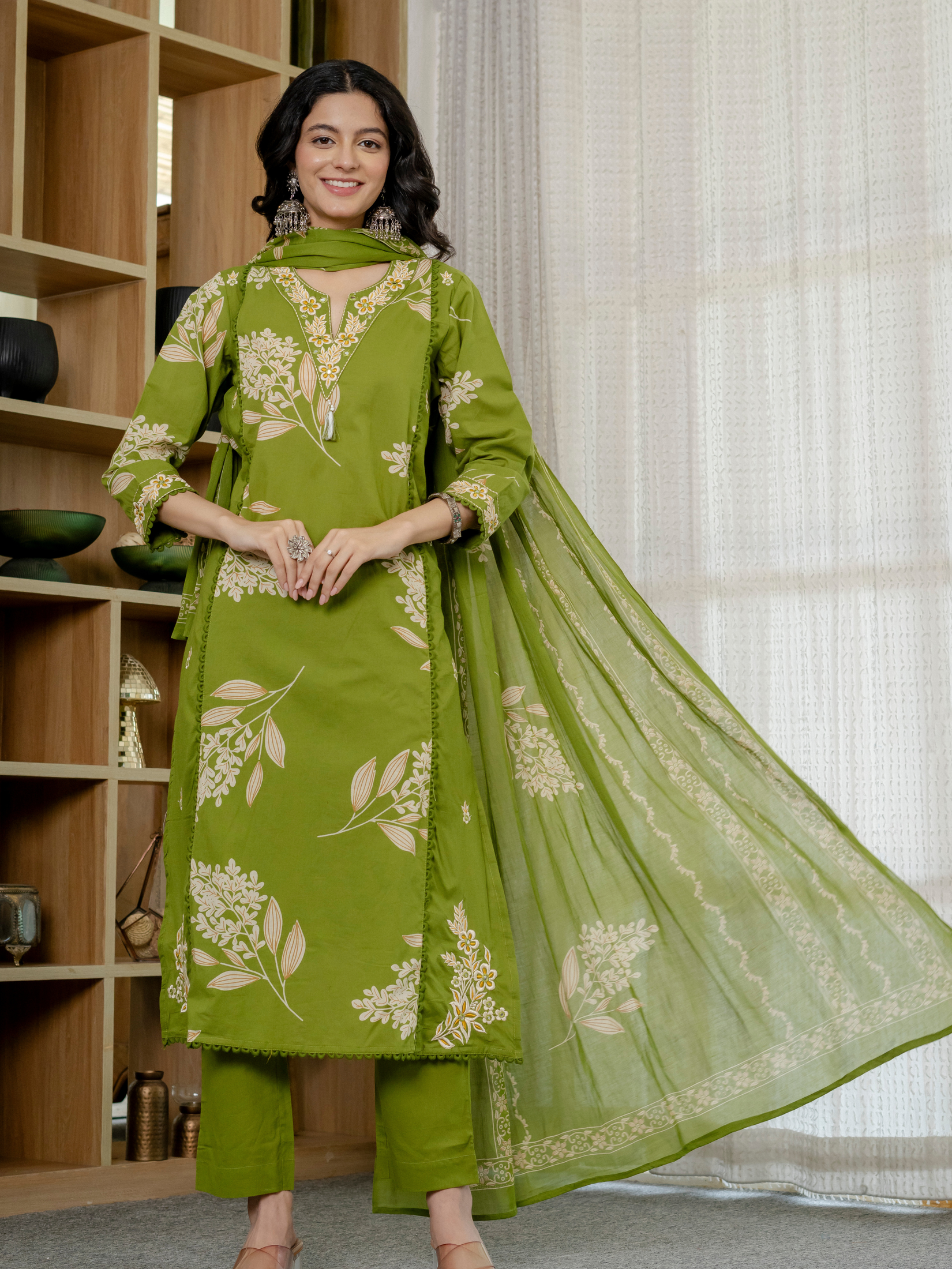 Women  Lime Green Floral Printed V-Neck  Pure Cotton embroidered Kurta dupatta set