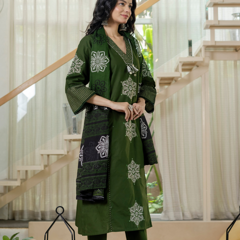 Women green  Floral Printed V-Neck  Pure Cotton embroidered Kurta dupatta set