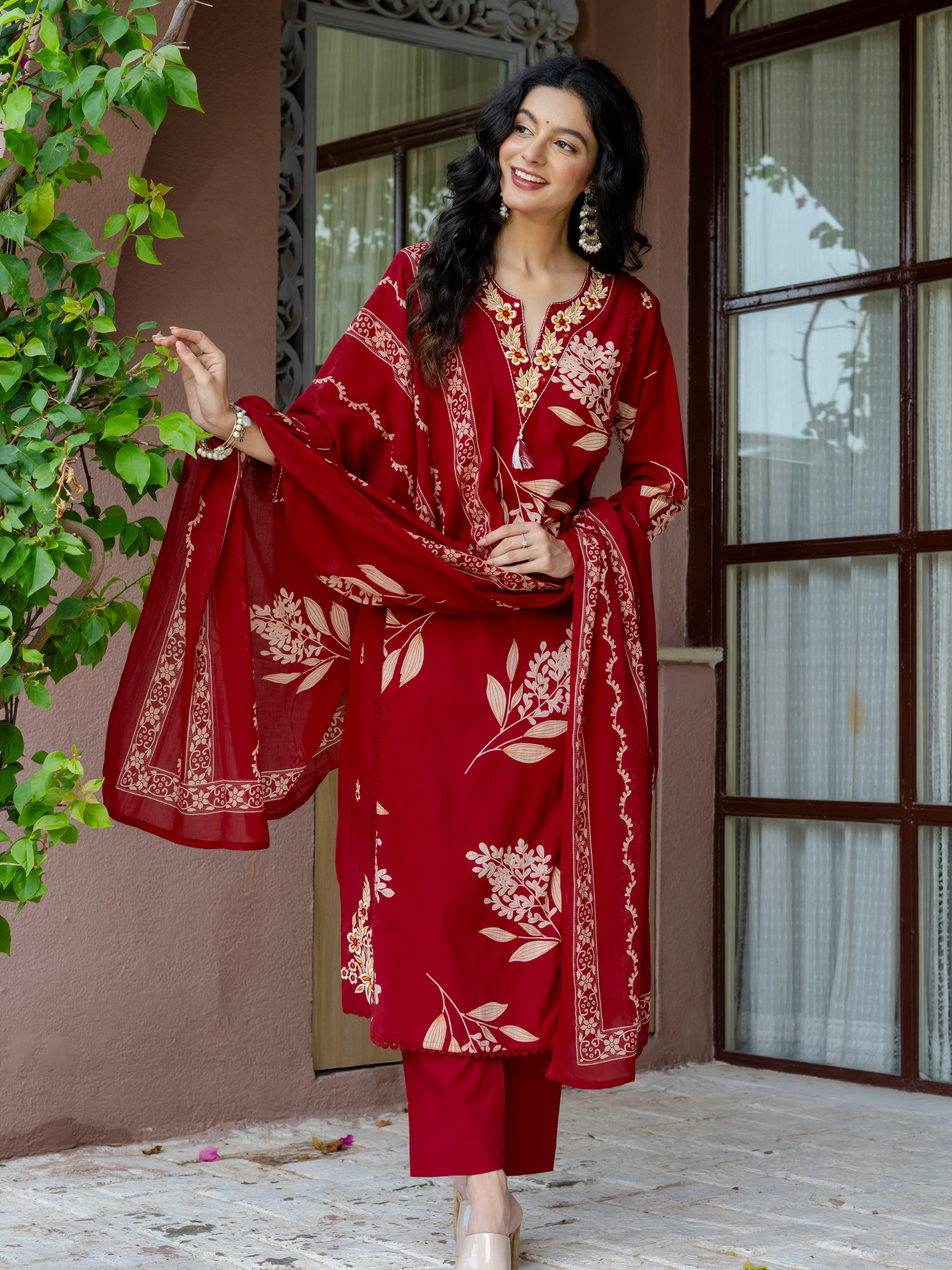 Women Red Floral Printed V-Neck  Pure Cotton embroidered Kurta dupatta set