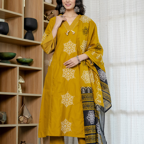Women mustard  Floral Printed V-Neck  Pure Cotton embroidered Kurta dupatta set