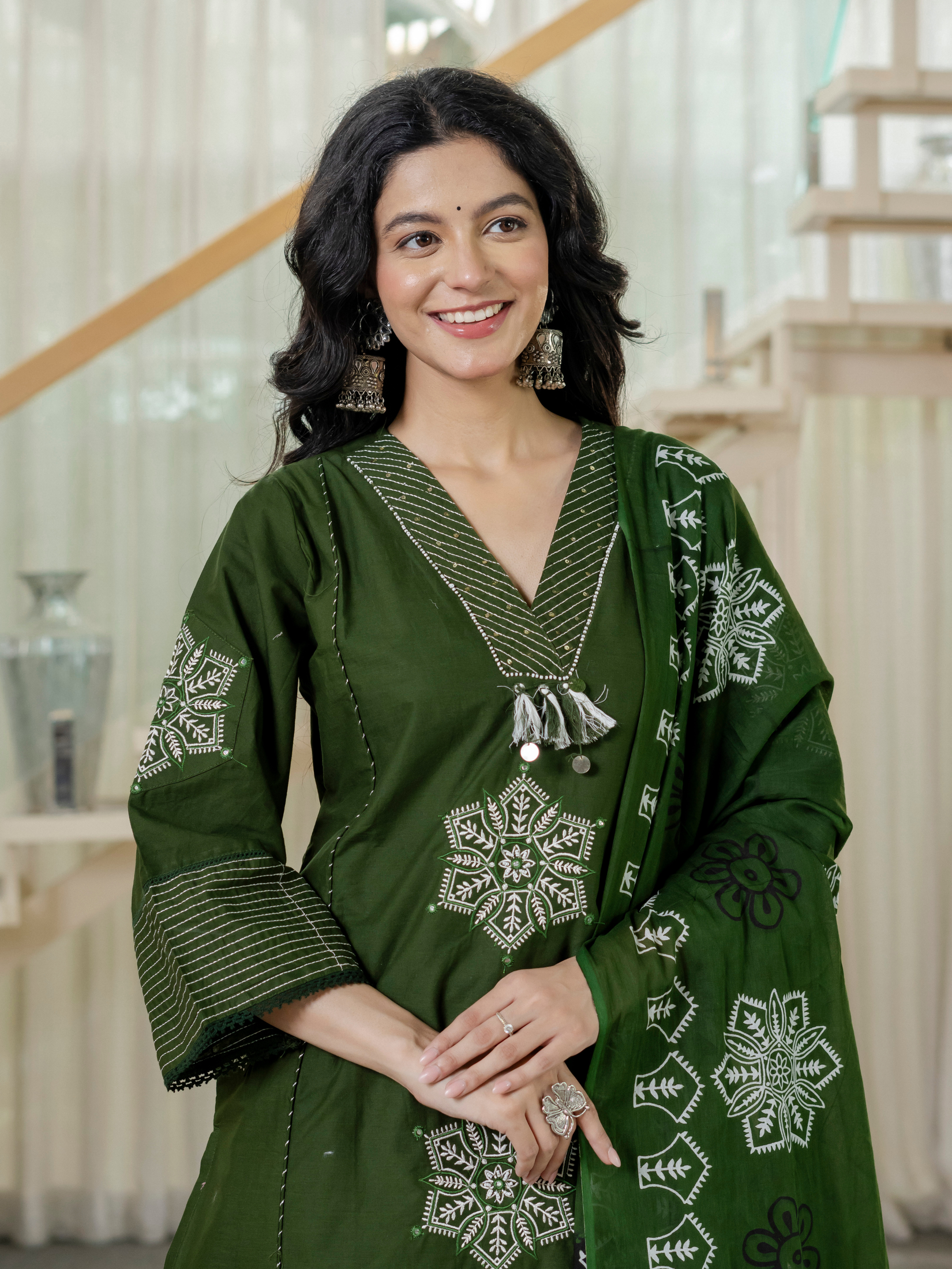 Women green  Floral Printed V-Neck  Pure Cotton embroidered Kurta dupatta set