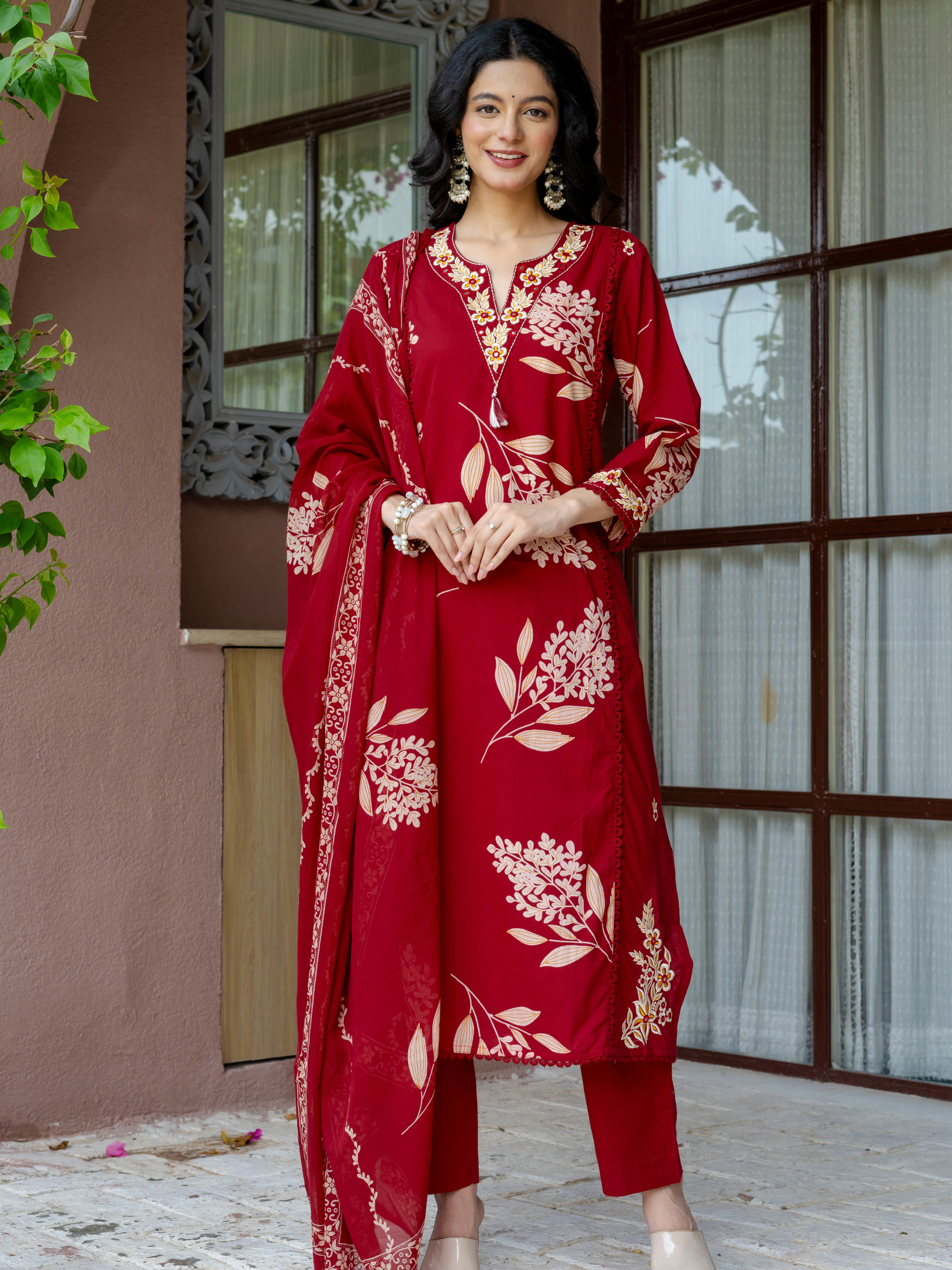 Women Red Floral Printed V-Neck  Pure Cotton embroidered Kurta dupatta set