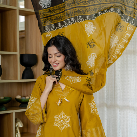 Women mustard  Floral Printed V-Neck  Pure Cotton embroidered Kurta dupatta set