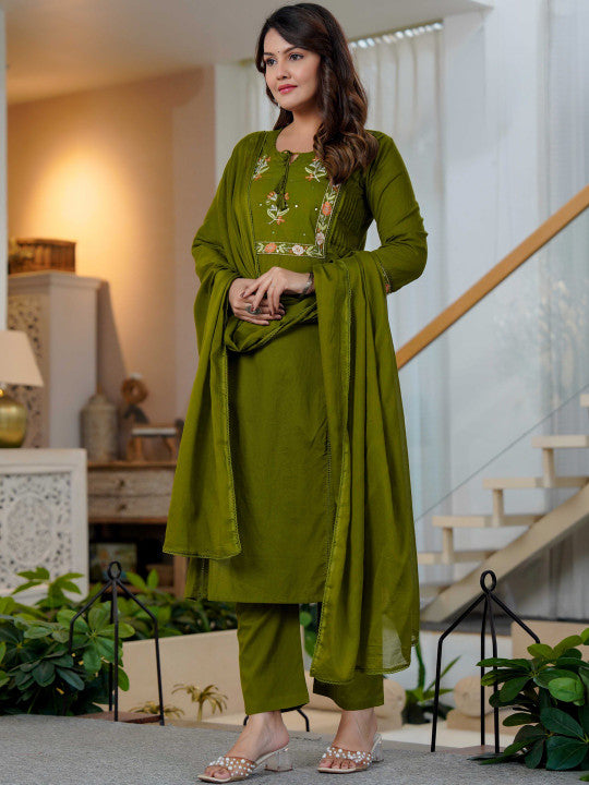 Ebbani Women’s Cotton Embroidered Green Round Neck Kurta Set with Dupatta