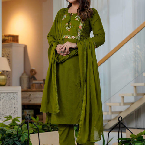 Ebbani Women’s Cotton Embroidered Green Round Neck Kurta Set with Dupatta